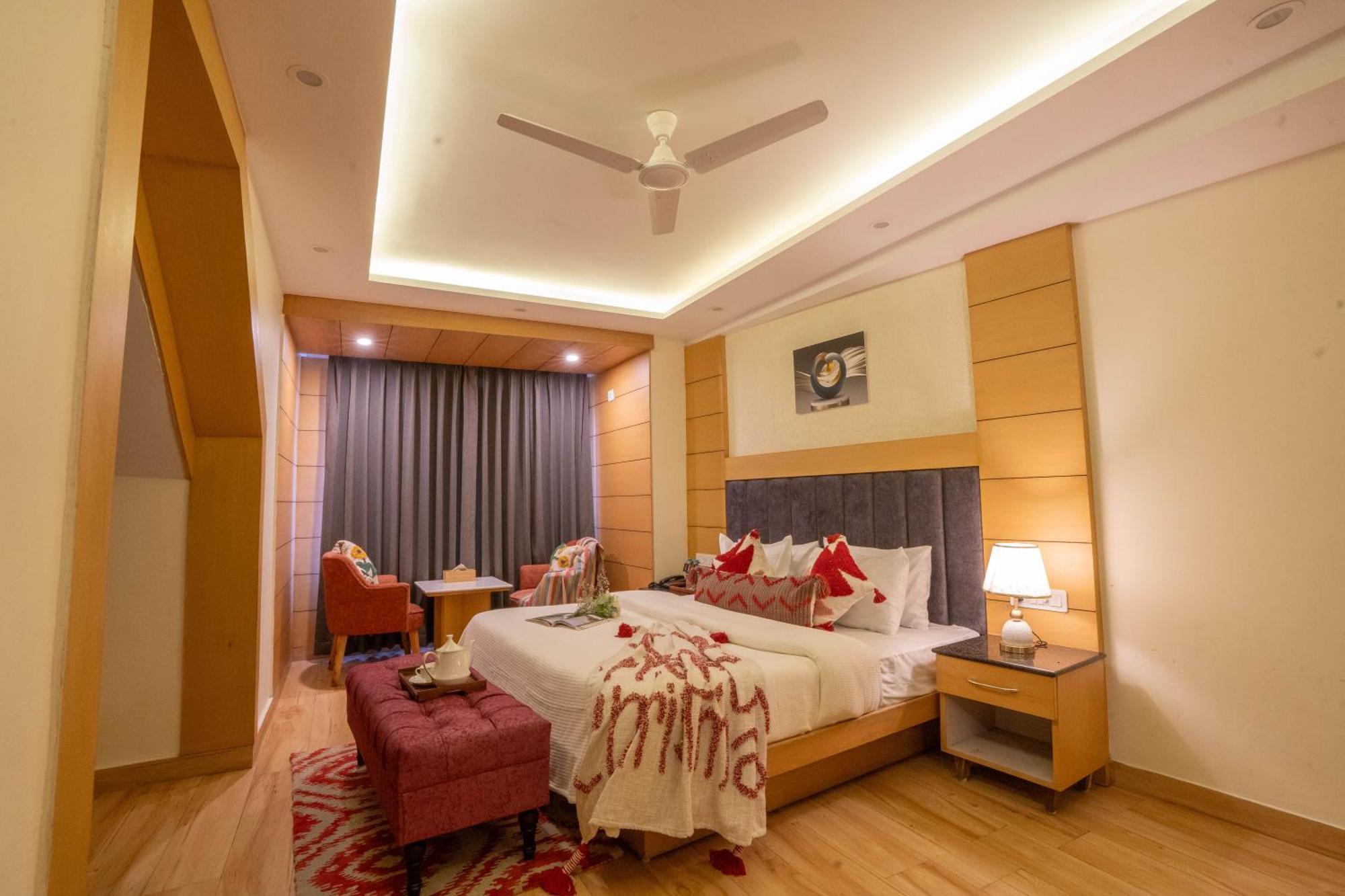 Super Hotel By Perfectstayz Mall Road Mussoorie Extérieur photo