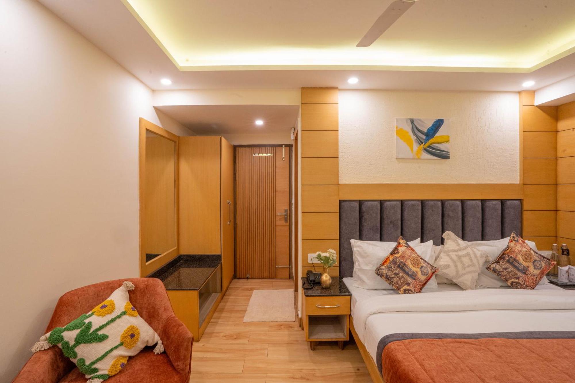 Super Hotel By Perfectstayz Mall Road Mussoorie Extérieur photo