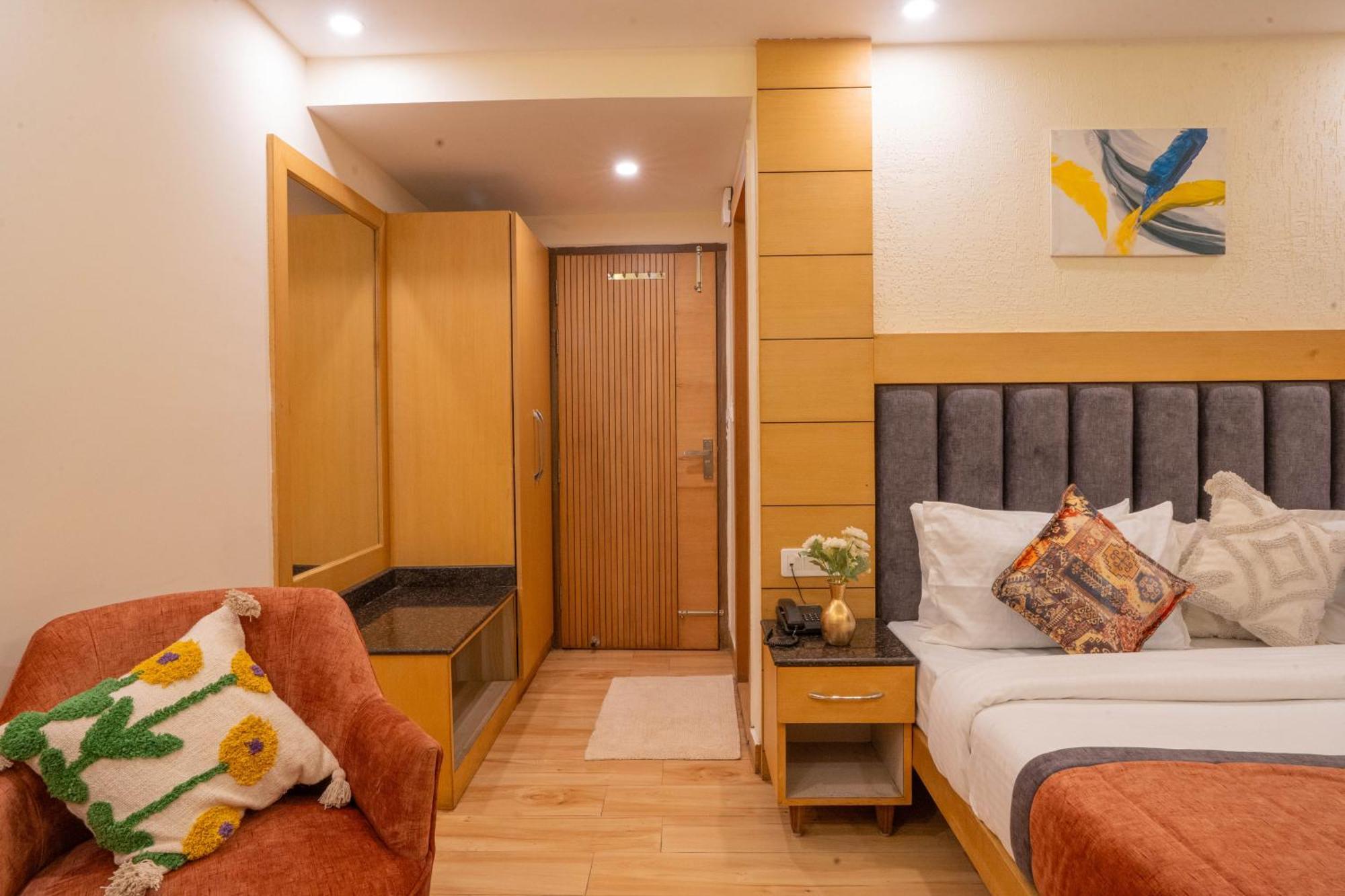 Super Hotel By Perfectstayz Mall Road Mussoorie Extérieur photo