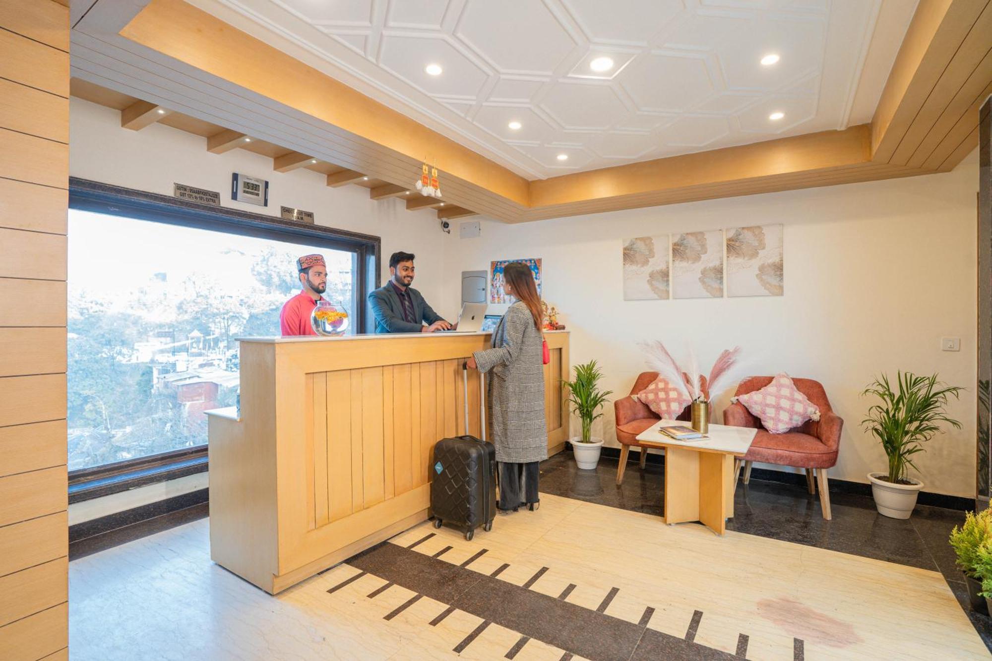 Super Hotel By Perfectstayz Mall Road Mussoorie Extérieur photo